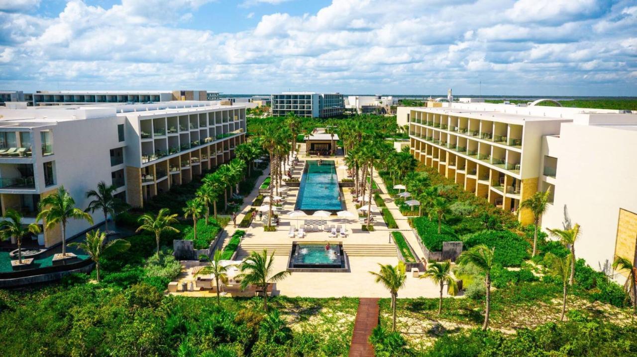 Family Selection At Grand Palladium Select Costa Mujeres Cancún Exteriör bild