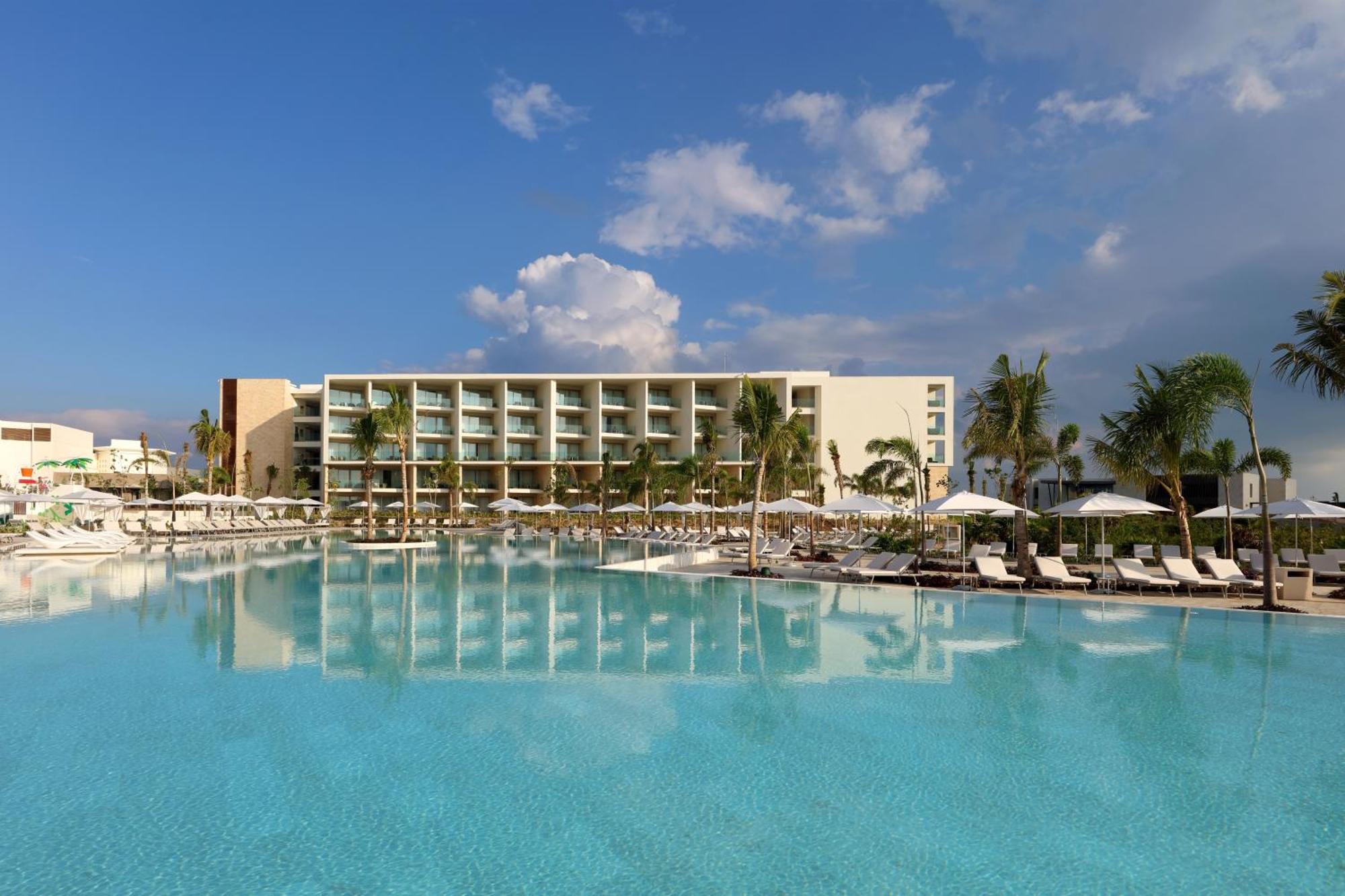 Family Selection At Grand Palladium Select Costa Mujeres Cancún Exteriör bild