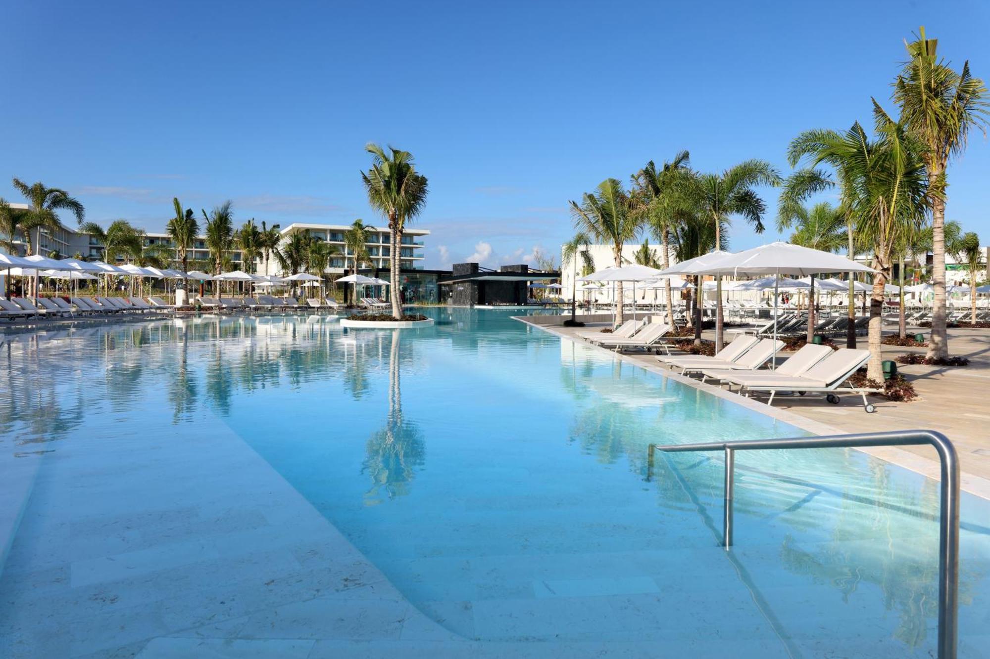 Family Selection At Grand Palladium Select Costa Mujeres Cancún Exteriör bild