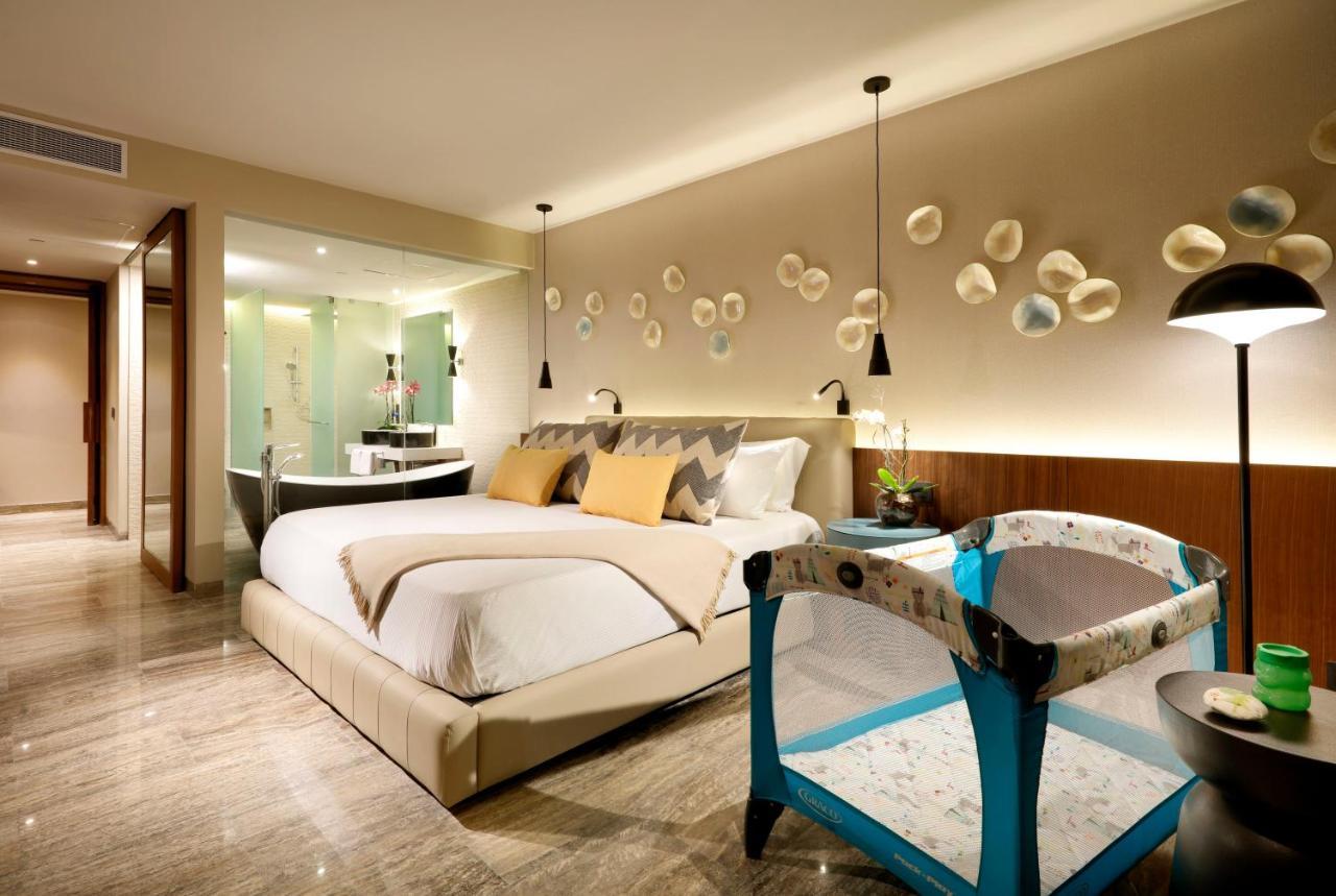 Family Selection At Grand Palladium Select Costa Mujeres Cancún Exteriör bild
