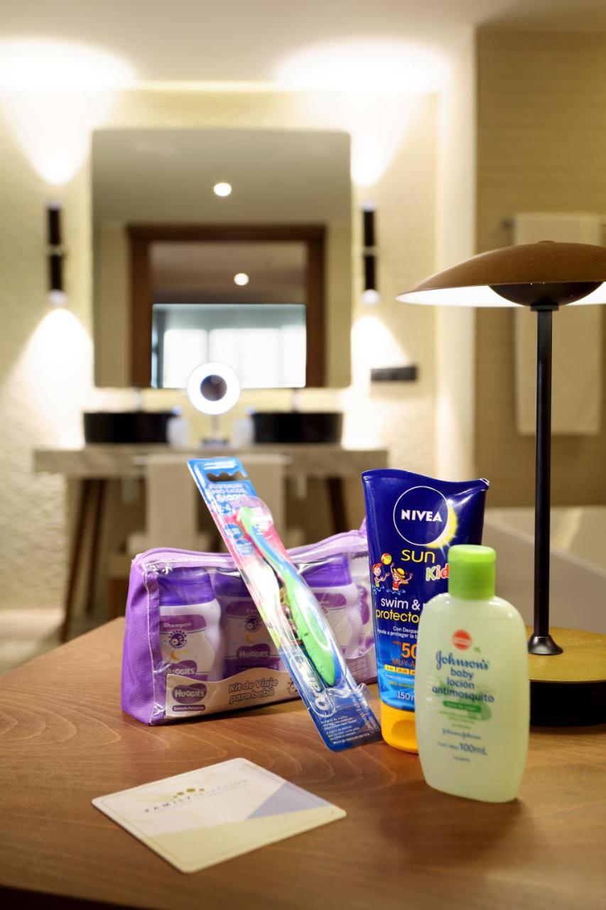Family Selection At Grand Palladium Select Costa Mujeres Cancún Exteriör bild