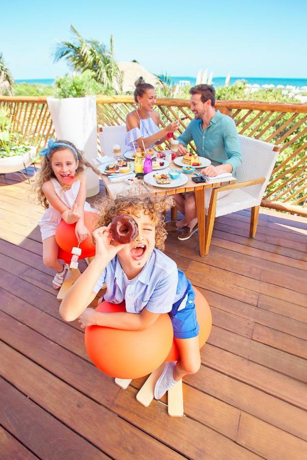 Family Selection At Grand Palladium Select Costa Mujeres Cancún Exteriör bild